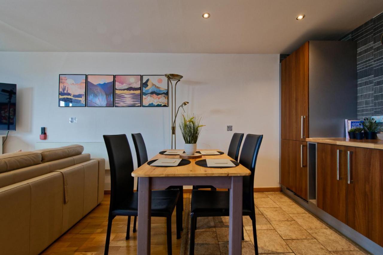 Sidemersey Livings- Convenient 1-Bedroom Flat With A View, Central Liverpool Esterno foto