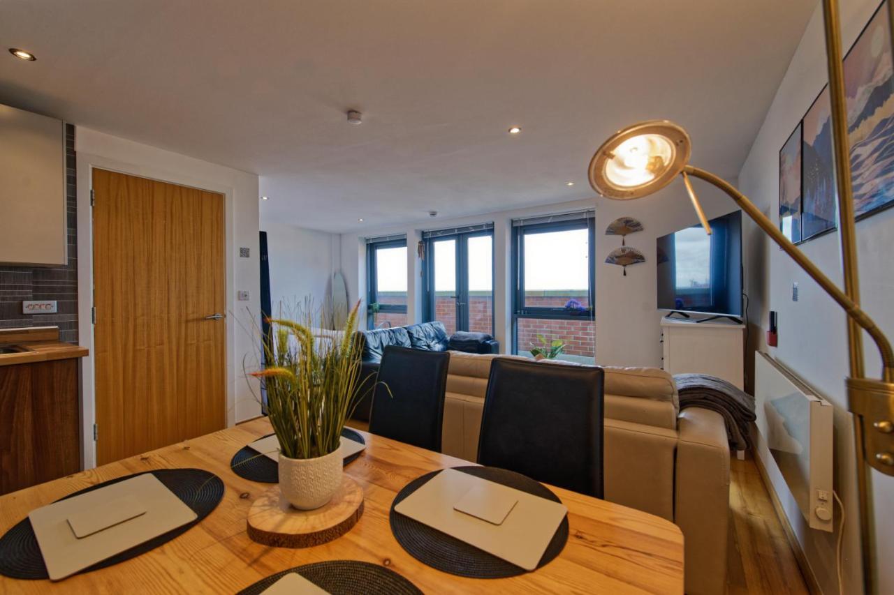 Sidemersey Livings- Convenient 1-Bedroom Flat With A View, Central Liverpool Esterno foto