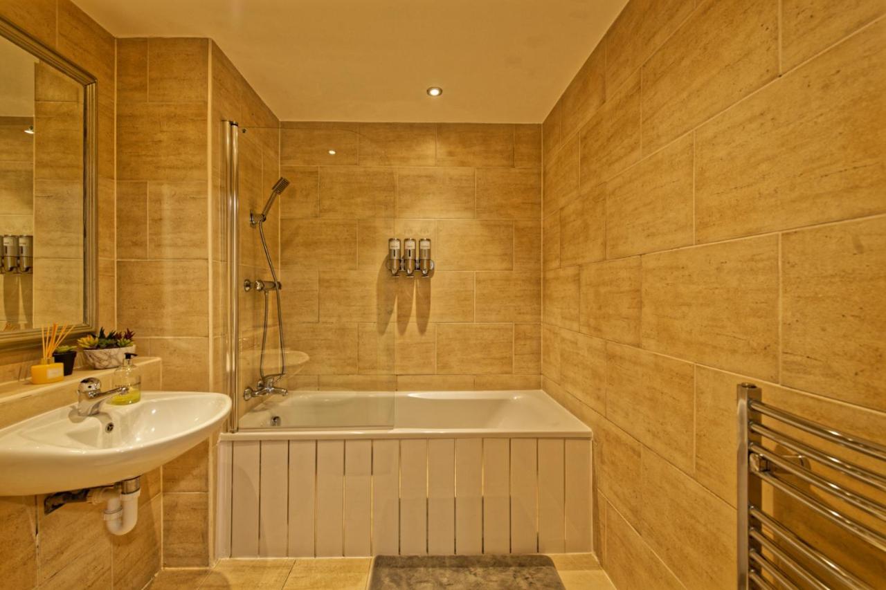 Sidemersey Livings- Convenient 1-Bedroom Flat With A View, Central Liverpool Esterno foto