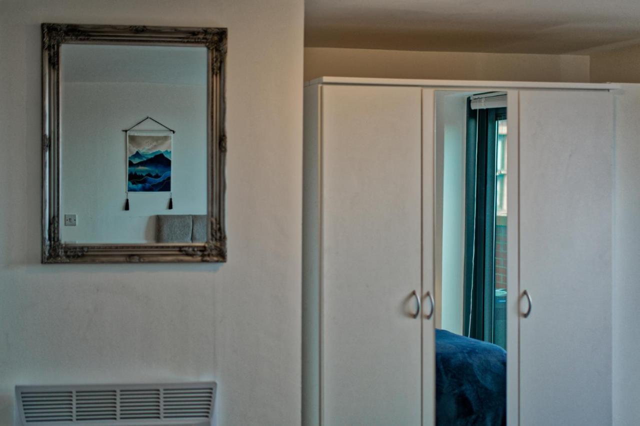 Sidemersey Livings- Convenient 1-Bedroom Flat With A View, Central Liverpool Esterno foto