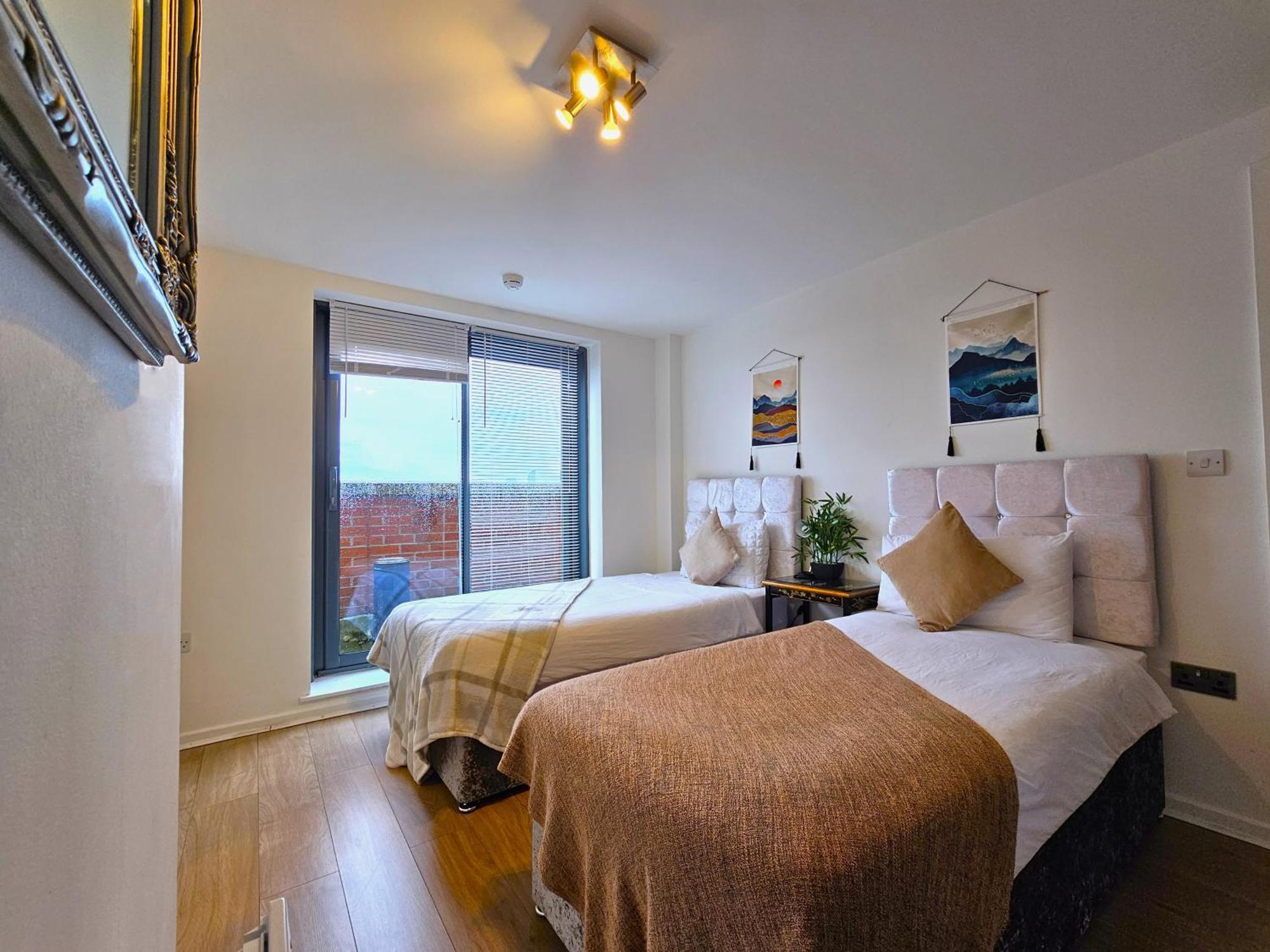 Sidemersey Livings- Convenient 1-Bedroom Flat With A View, Central Liverpool Esterno foto